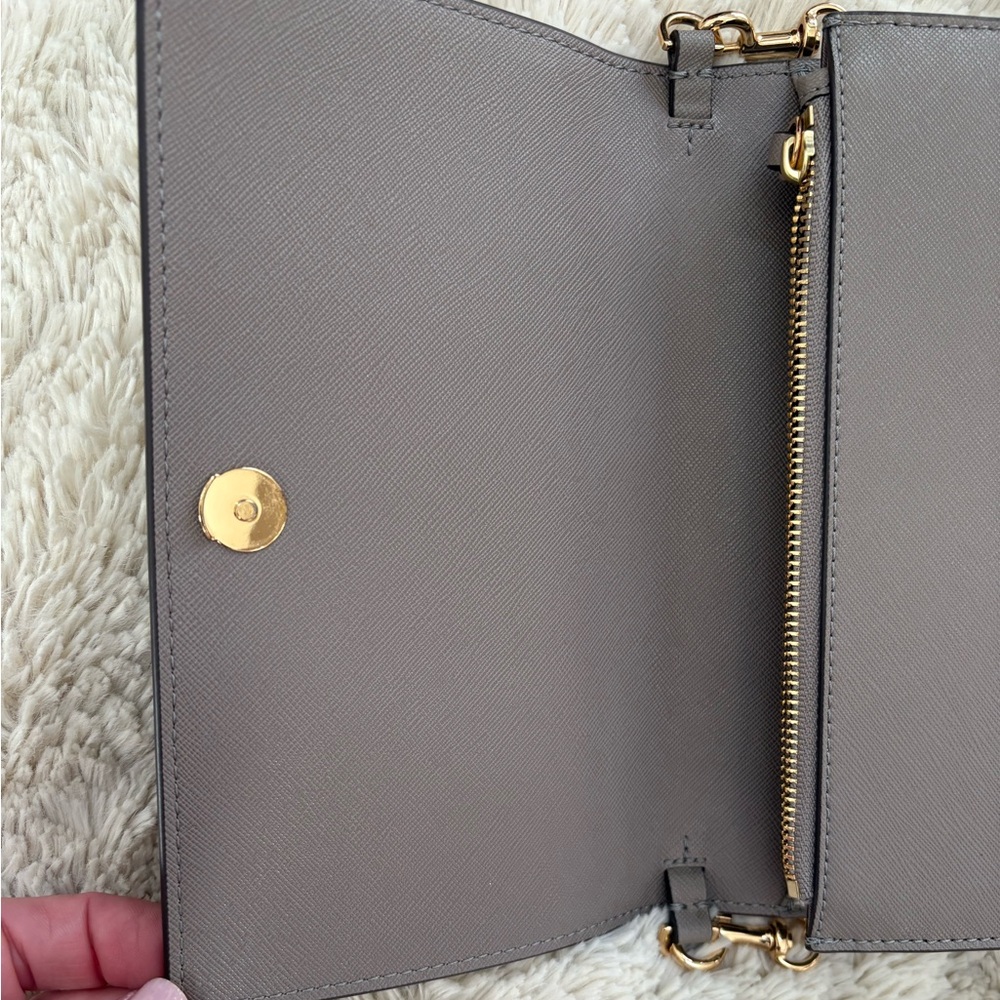 Tory Burch Taupe Leather Crossbody with Gold Chain - Picture 3 of 14